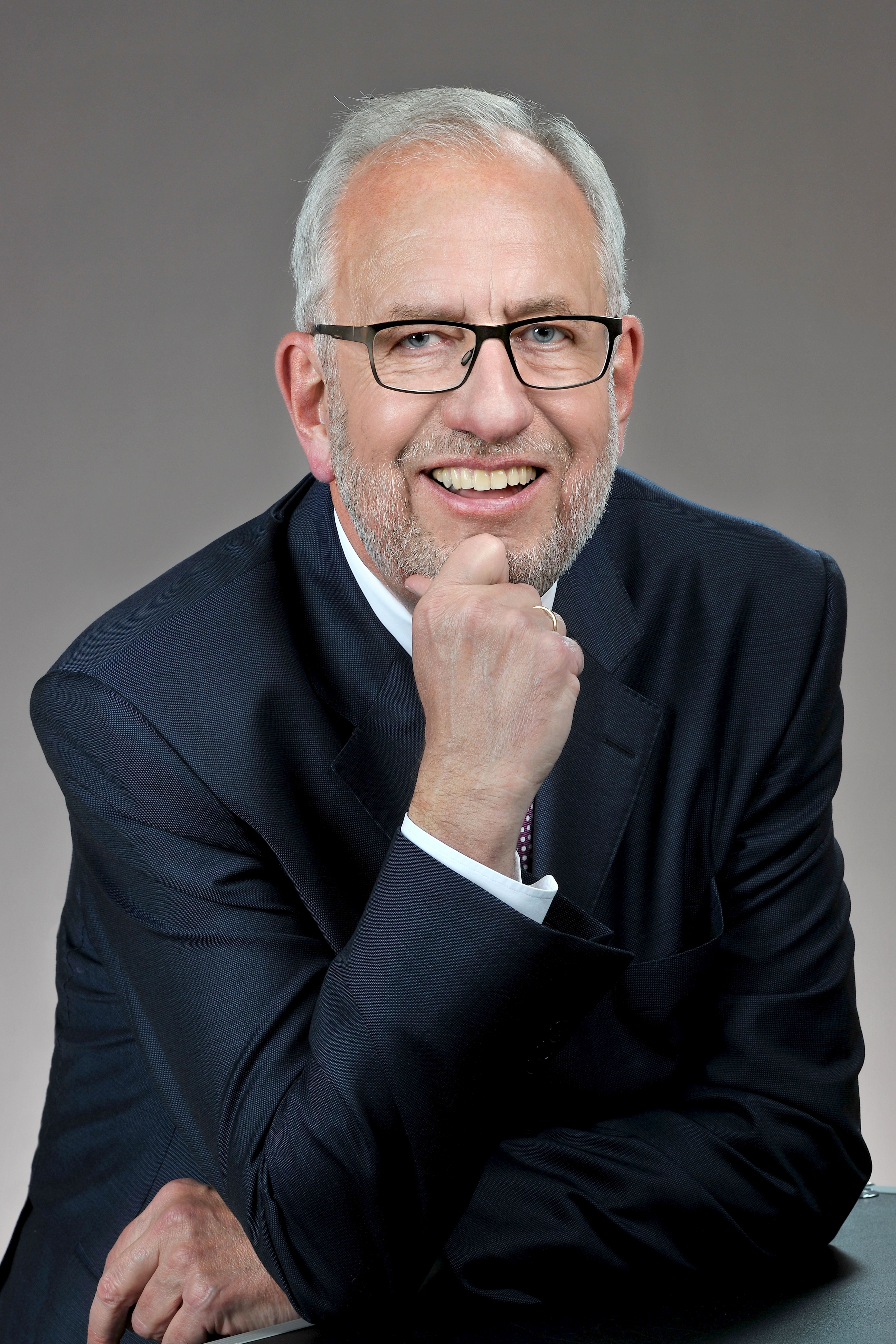 FFH_Hans_Dieter_Hillmoth_5_2016 radioWOCHE Aktuelle Radionews, UKW
