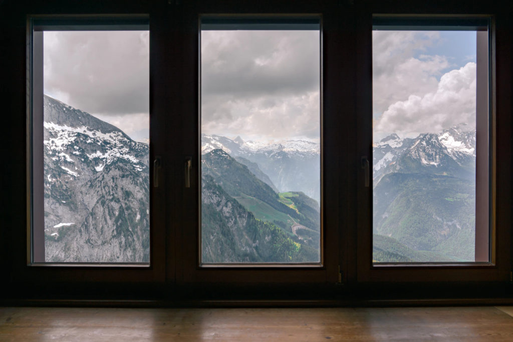 https://unsplash.com/photos/I_-OwWnUw6w