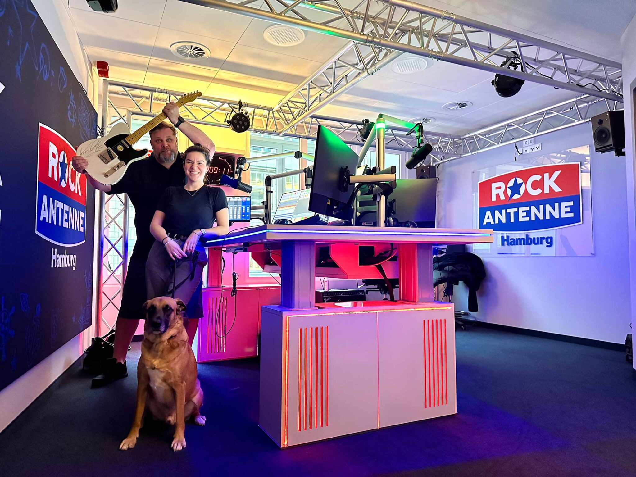ANTENNE BAYERN GROUP bündelt alle Anteile an ROCK ANTENNE - radioWOCHE